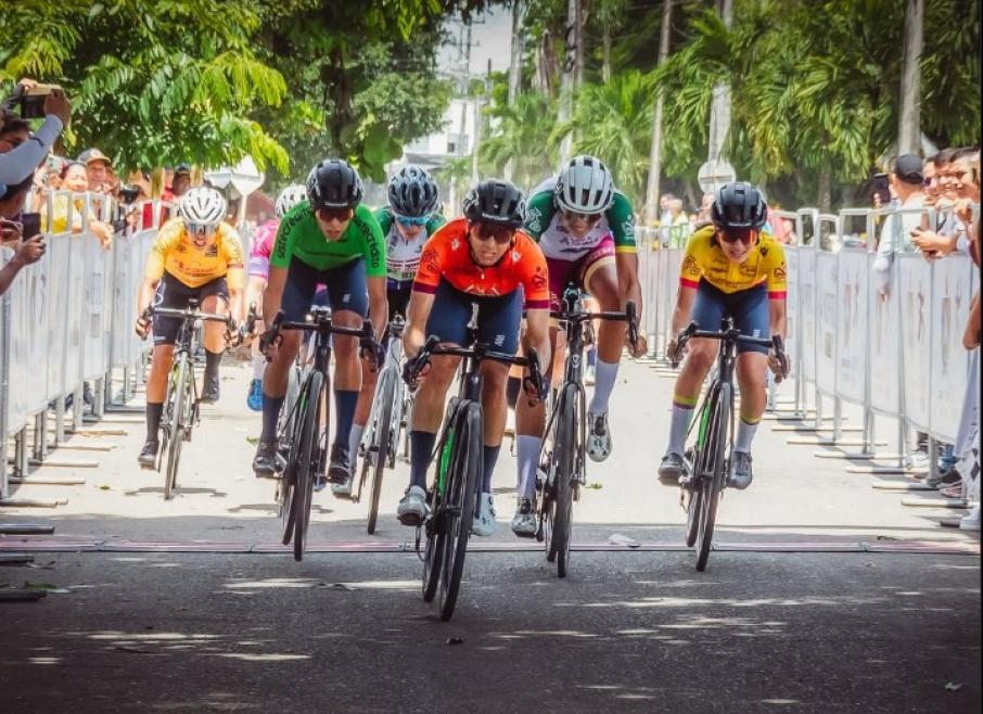 Daniela Peñuela (Sistecrédito), cruzando la meta