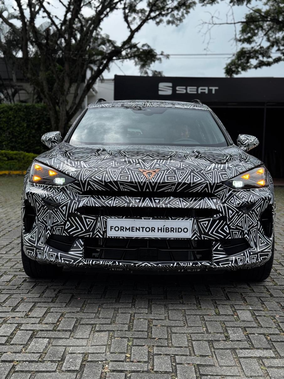 Parte delantera la nueva Cupra Formentor Híbrido 2026