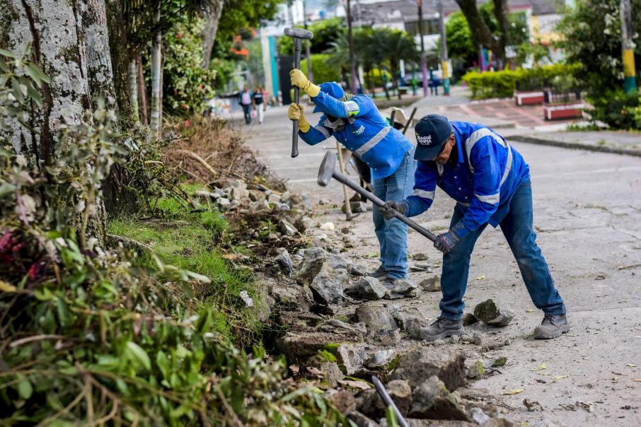 Mejoramiento de andenes en el barrio Ancón de Ibagué