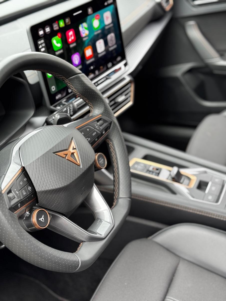 Parte interna de la nueva Cupra Formentor Híbrido 2026