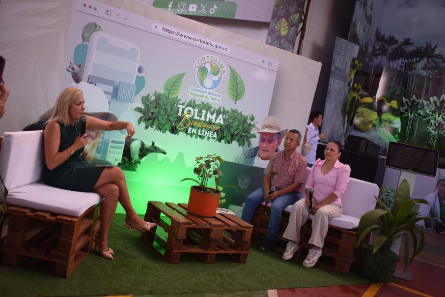 Directora de Cortolima, Olga Lucía Alfonso en audiencia pública de rendición de cuentas en Chaparral