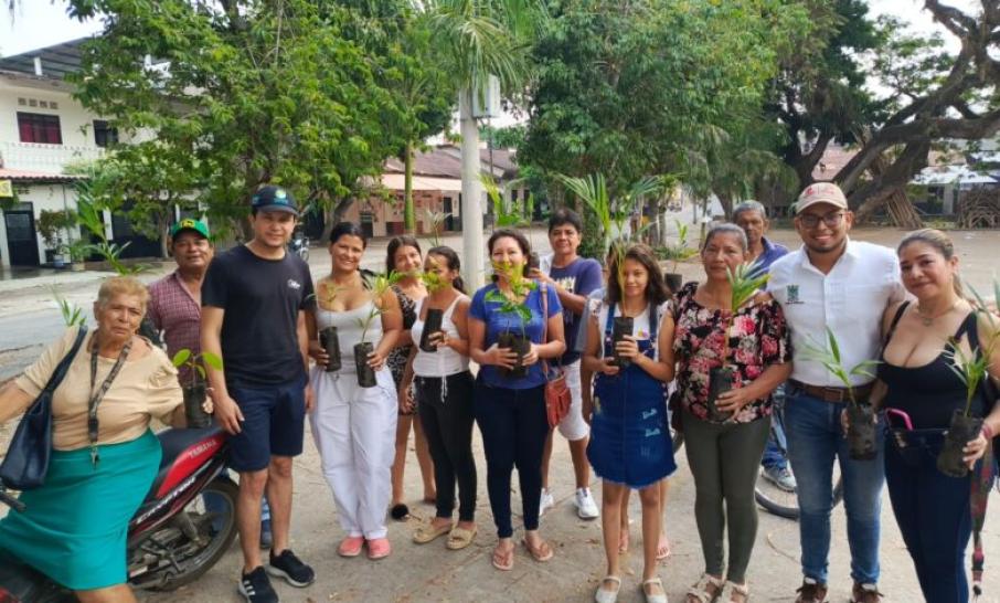Ciudadanos que han recibido la Palma Areca para el Domingo de Ramos