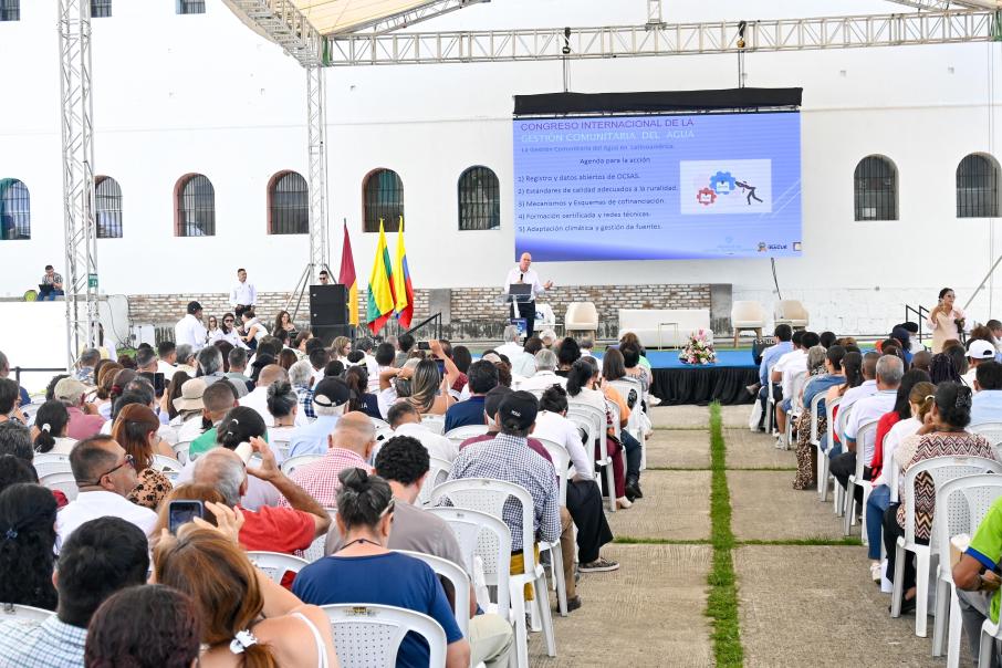 4_ibague_acoge_el_primer_congreso_internacional_de_gestion_comunitaria_del_aguan.jpeg