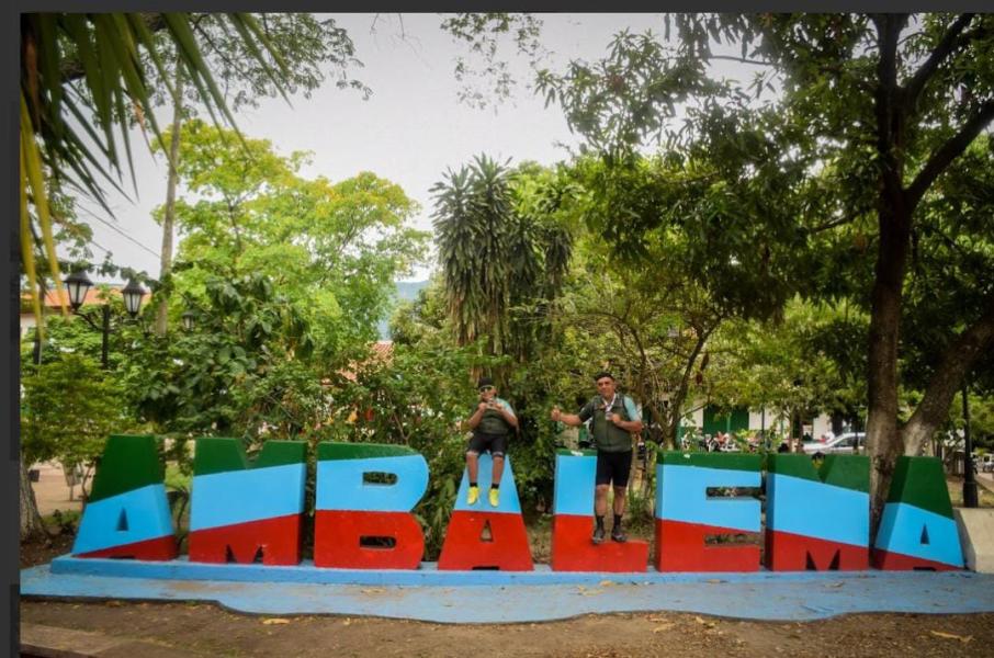 padre e hijo ambalema ciclistas