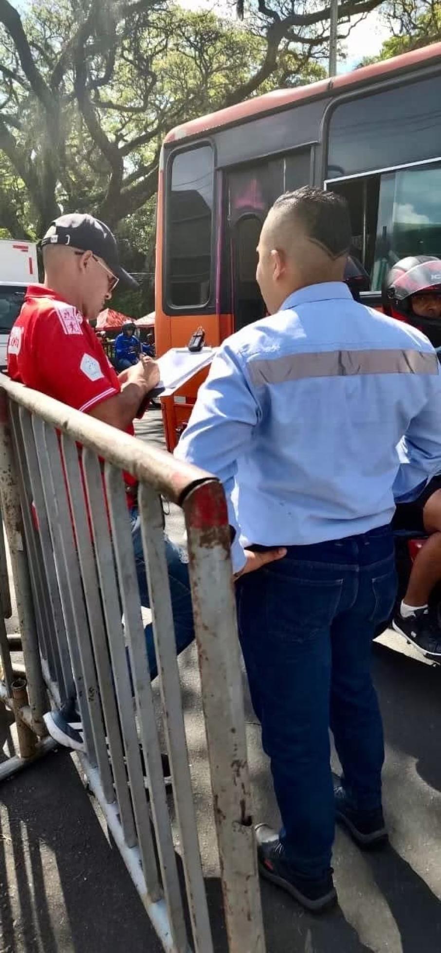 Sancionan a ciudadano por comportamiento indebido en separador de la carrera Quinta