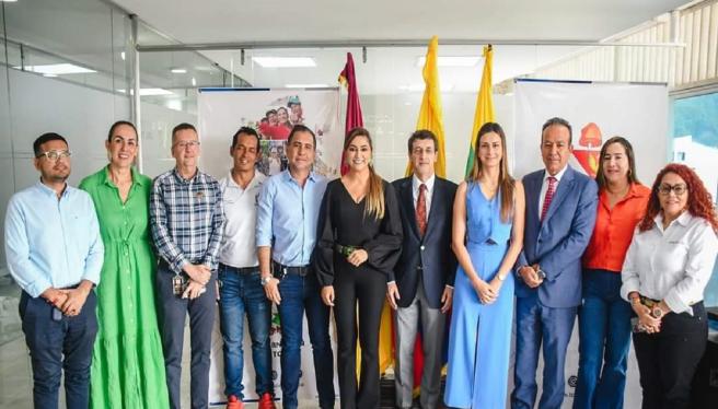 Adriana Magali Matiz con magistrados JEP.