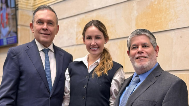 Senadores Efraín Cepeda, Ana María Castañeda y Antonio Zabaraín.