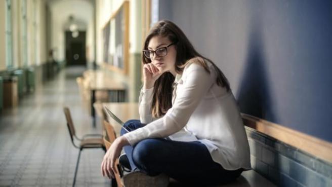 El envejecimiento de la población en Colombia sigue una tendencia global, y con ello, los desafíos asociados a la soledad en la vejez.