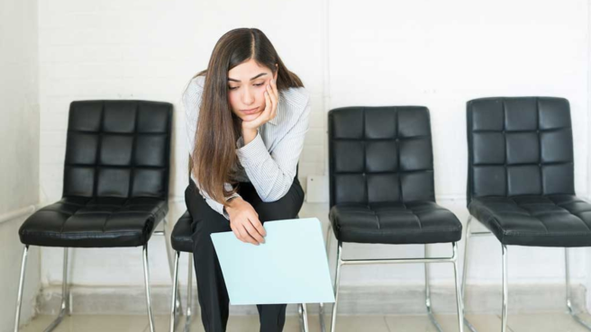 Desempleo a la baja en abril.