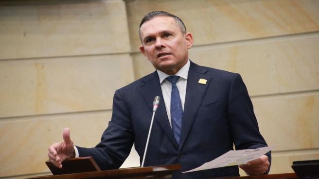 Efrain Cepeda, presidente del Senado.