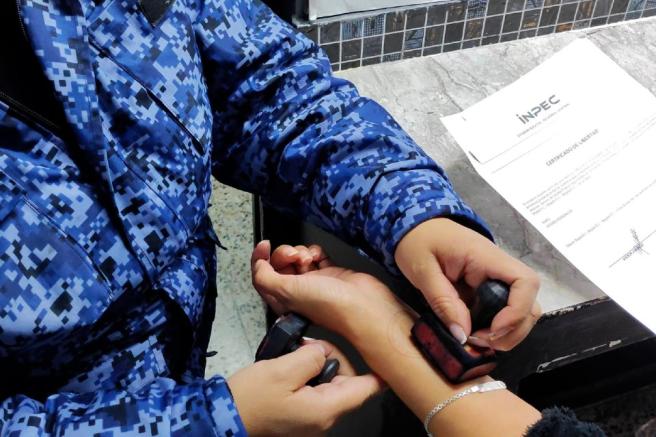 La pena sustitutiva por servicios de utilidad pública, además de evitar el hacinamiento carcelario, ofrece a las personas beneficiarias la posibilidad de reconstruir sus proyectos de vida a través del trabajo comunitario. 