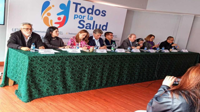 Gremios, trabajadores de la salud, academia y pacientes forman parta de la oganización Todos por la Salud.