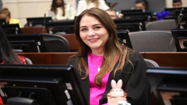 Claudia María Pérez, senadora