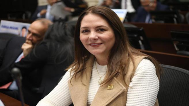 Claudia Pérez, senadora