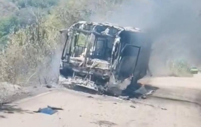 Bus incinerado