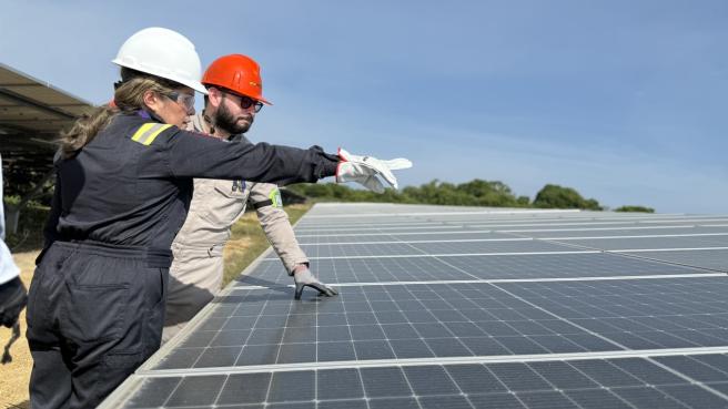 Gracias a esta generación eléctrica por medio de los rayos del sol, la refinería avanza hacia su meta de descarbonización, con una reducción total de 427 toneladas de emisiones de CO2e en los últimos 5 meses.