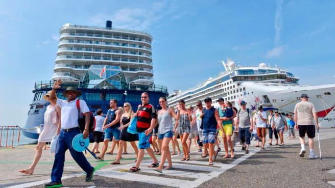 Bogotá recibió el 37,2 % de los visitantes internacionales, consolidándose como el principal punto de ingreso al país, seguida de Medellín con 26 % y Cartagena con 16,7 %.