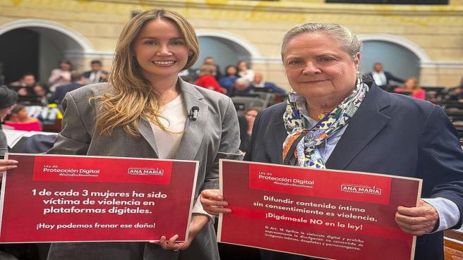 Ana Castañeda y Clara López, senadoras.