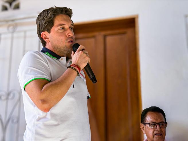 El representante hizo la denuncia a través de sus redes sociales. 