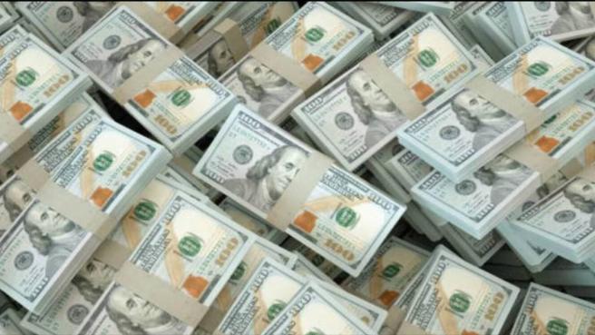 El FMI fue explícito en señalar que, tras repetidos desvíos fiscales y la suspensión de la regla, “la política fiscal y el marco de política se han deteriorado” y “han pasado de una calificación muy fuerte a una considerablemente más débil”.