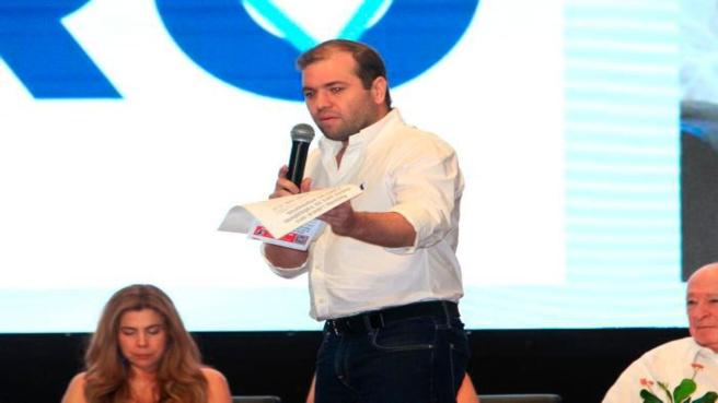 Enrique Cabarales, senador.