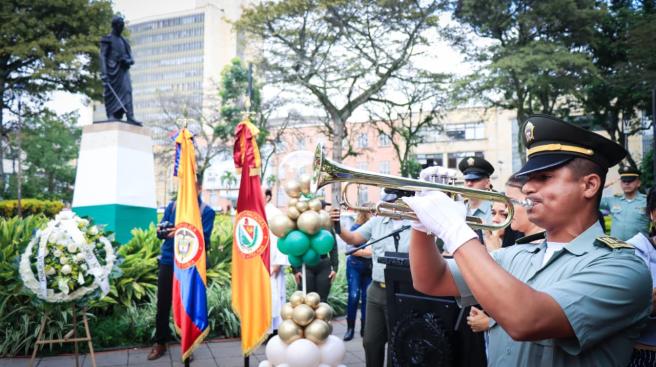 Policía