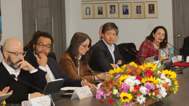 Mañana sigie la negociación del aumento del salario mínimo para 2026