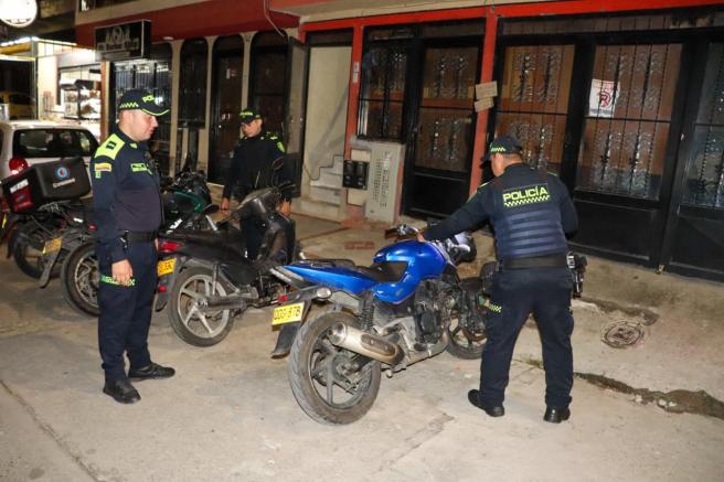 Motos