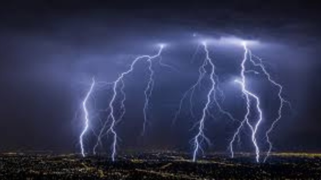 Conizca los riesgos elécttricos en la temporada de lluvias.