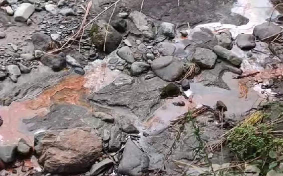 Denuncia ciudadana por contaminación del río