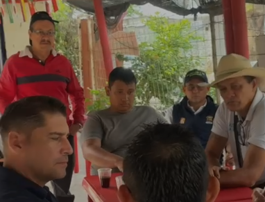 Mesa de diálogo entre comunidad La Hacienda representante del IBAL