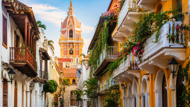 En vísperas de celebrar los 493 años de su fundación, Cartagena de Indias alcanzó un hito global en sostenibilidad turística y acción ambiental: su Centro Histórico recibió oficialmente el Sello Carbon Footprint Reduced.