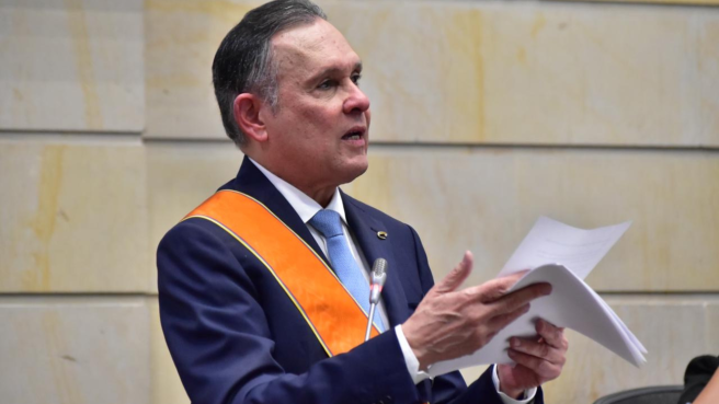 Efrain Cepeda, senador.