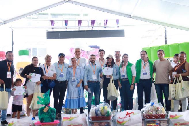 Más de 500 tenderos participaron en Expo Tendero, la apuesta para fortalecer el comercio de barrio en Ibagué