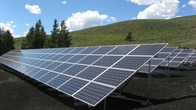 Actualmente, los cinco sectores productivos que más han sido financiados con recursos del programa ‘Energía Solar se Reactiva’ son: manufacturas, comercio, transporte, turismo y construcción.