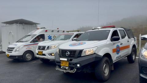 Vehículos de respuesta ante posibles emergencias. 