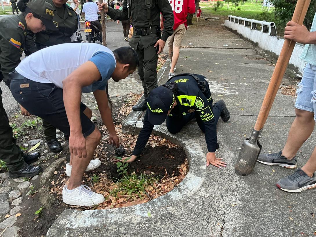 Policía