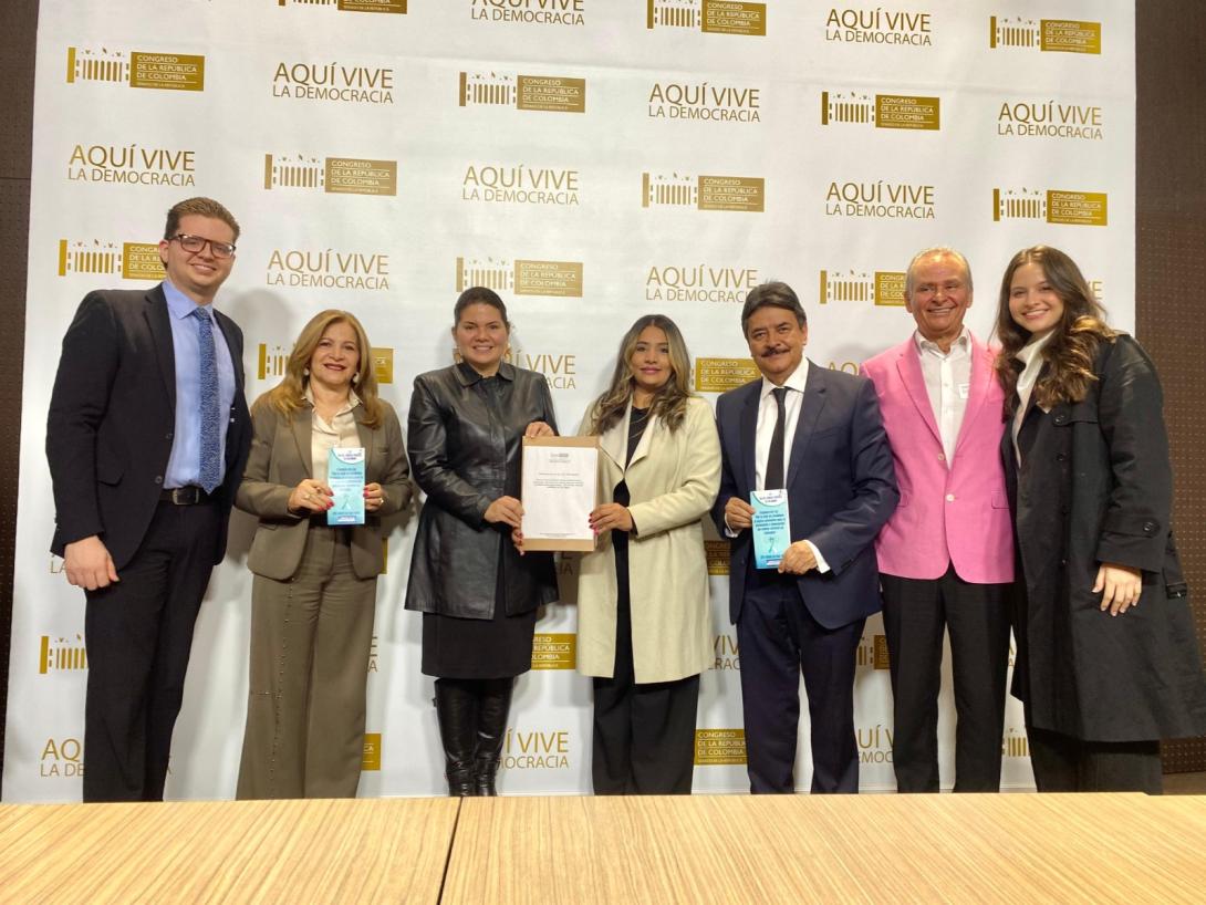 Senador Carlos Julio González radica proyecto de ley para erradicar el cáncer cervical en Colombia