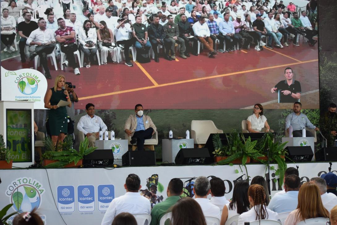 Directora de Cortolima, Olga Lucía Alfonso en audiencia pública de rendición de cuentas en Chaparral