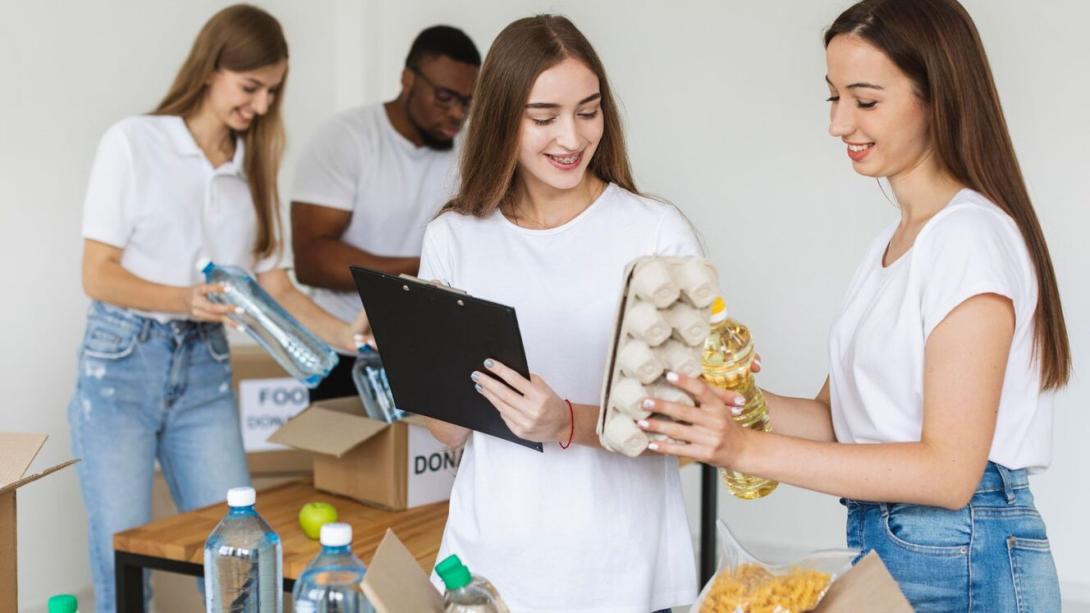 De acuerdo con el Ministerio de Comercio, Industria y Turismo, las microempresas representan el 94,2 % del tejido empresarial del país, con cerca de 1,47 millones de unidades económicas activas. 