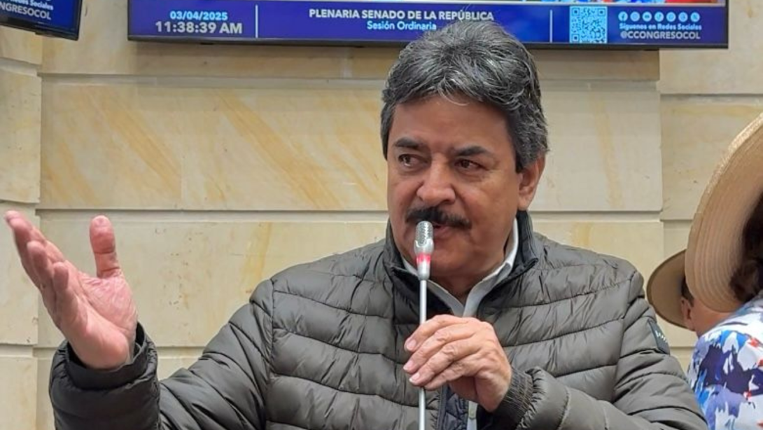 Carlos Julio González, senador.