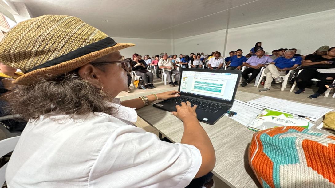 Del total de informes recibidos, 114 corresponden a municipios con Programas de Desarrollo con Enfoque Territorial, PDET, lo que equivale al 67 % de los 170 municipios priorizados. A su vez, 22 entidades nacionales han rendido cuentas del Acuerdo, un 50 % del total esperado.