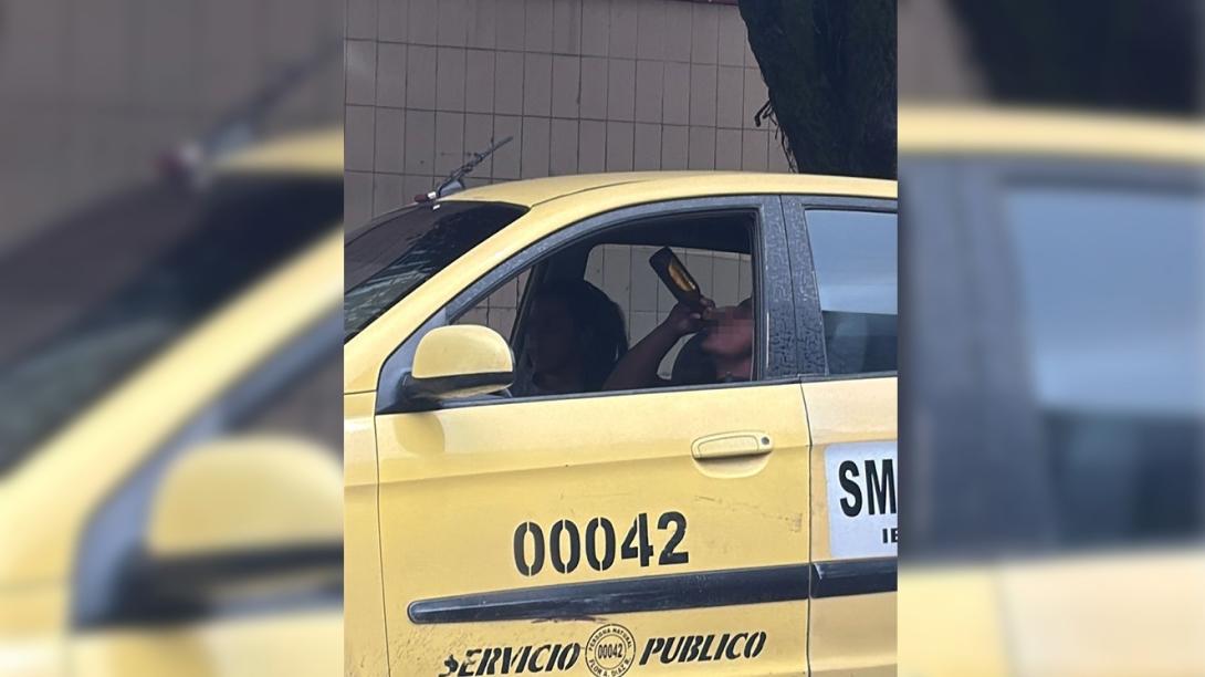 Taxista tomando cerveza