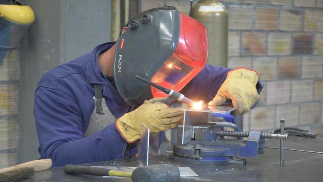 Más de 2.400 mipymes han mejorado sus estándares de calidad con el apoyo del Ministerio de Comercio, Industria y Turismo y Colombia Productiva desde agosto de 2022.