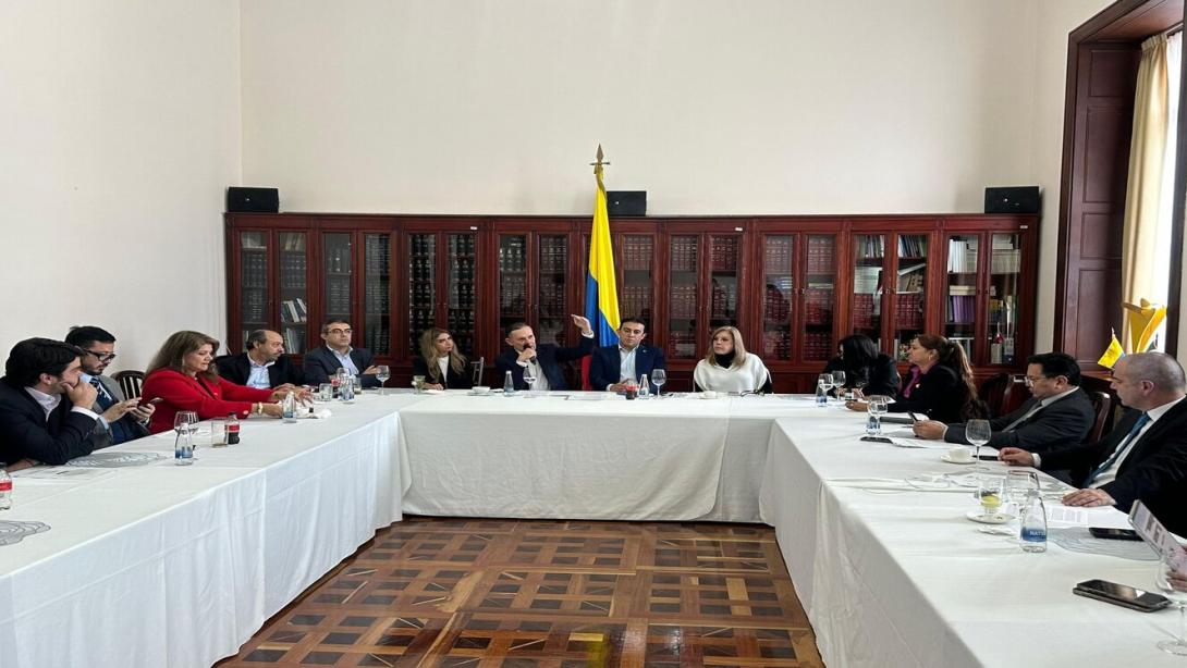 Partidos de oposición pierden confianza en el Gobirno.