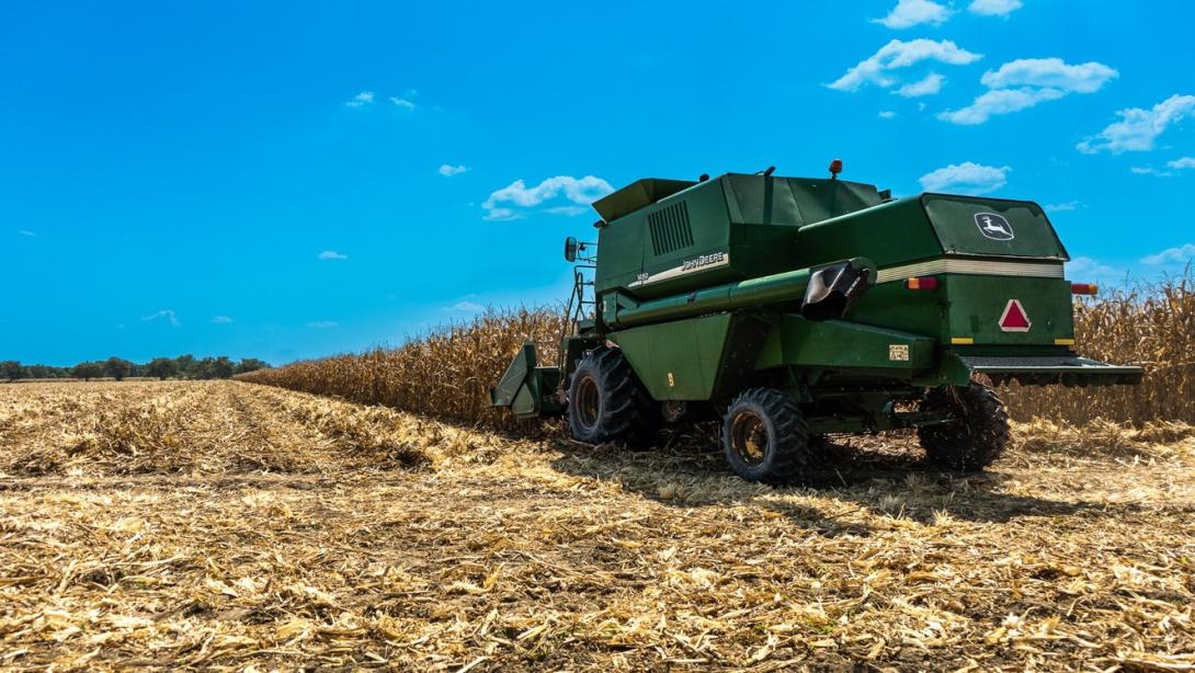 En el caso de los cereales, Colombia compra en el exterior el 85,7 % y se produce en el campo nacional solo el 14,3 %; siendo la cebada 97,2 % y el trigo 99,8 % los granos con mayor porcentaje de importación. 