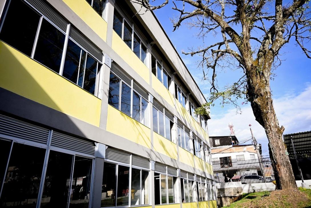 Colegios de Ibagué en riesgo de perder el suministro de energía.