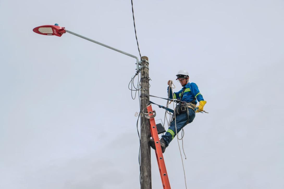 Modernización luces en la vía al Cañón del Combeima