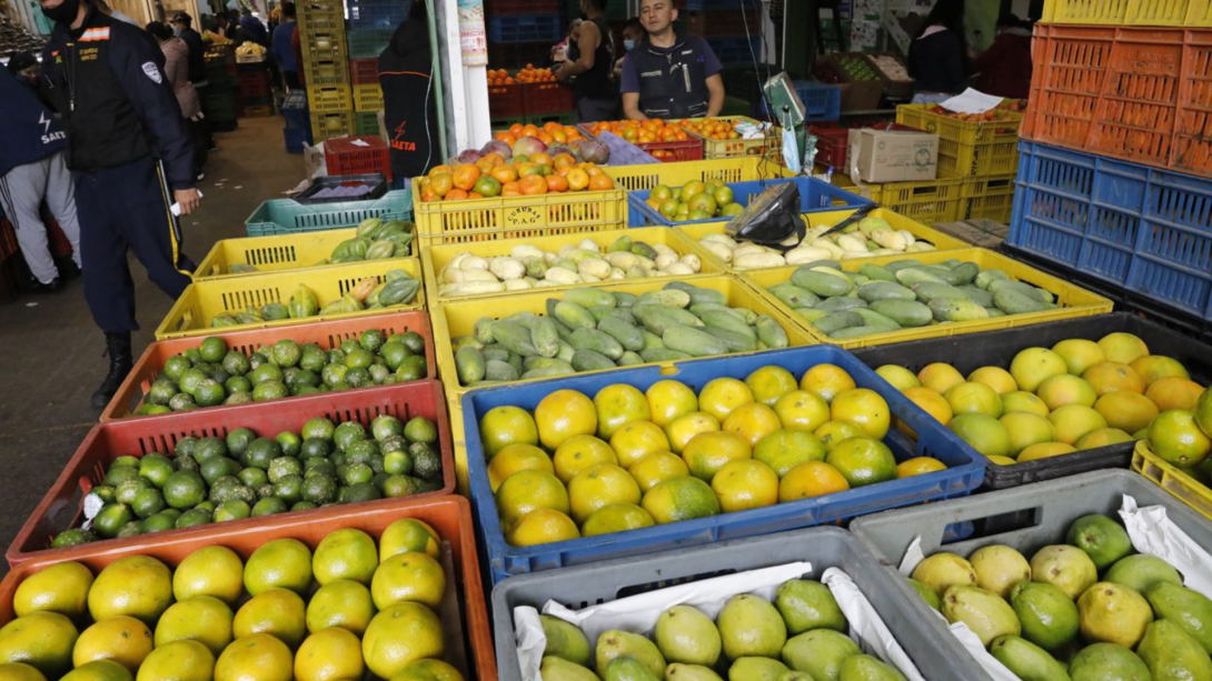 Los alimentos jalonaron la inflación al alza en julo.