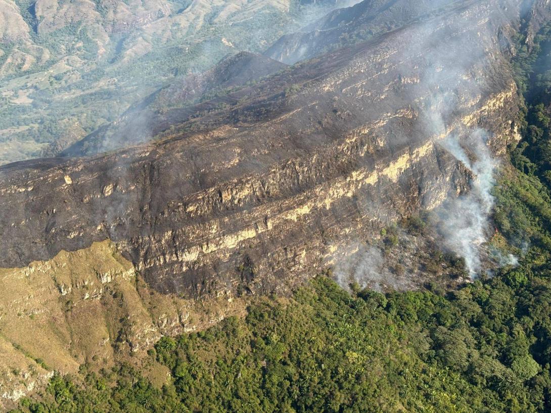 Las lluvias fueron claves para apaciguar el fuego.